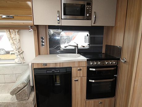 Swift Corniche 19/4 - 2017 image