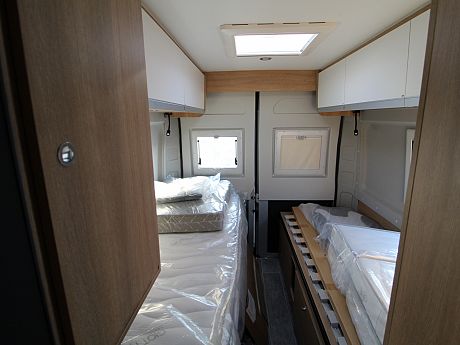 Giottiline  Giottivan 64G (FIAT) Premier Edition Auto - Expedition Grey 2026 image