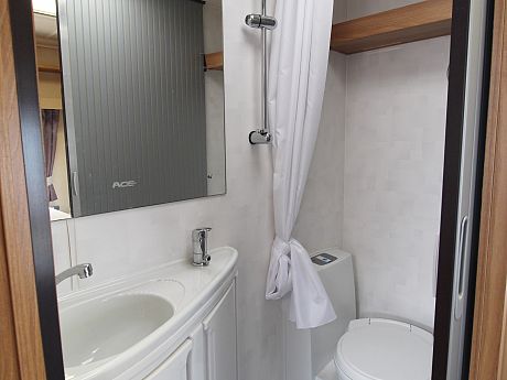 Swift Ace Globetrotter 2013 image
