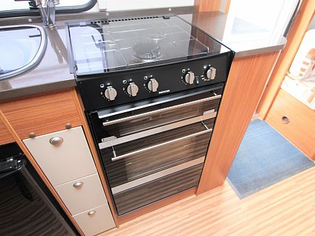 Adria Rhine 612 DT 2013 image