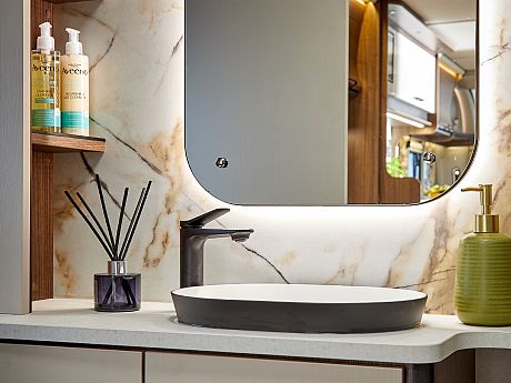 Coachman LUSSO III - 2027 image