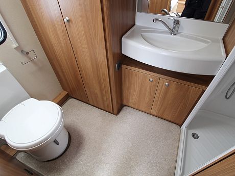 Swift Corniche 15/2 2014 image