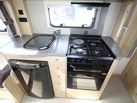 Elddis Autoquest Riva Gold 155 - 2020 image
