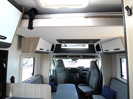 Sun Living  S-Series 72 DC image