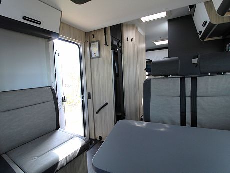 Sun Living  S-Series 75 SL image