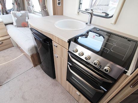 Swift Ace Diplomat 2016 image