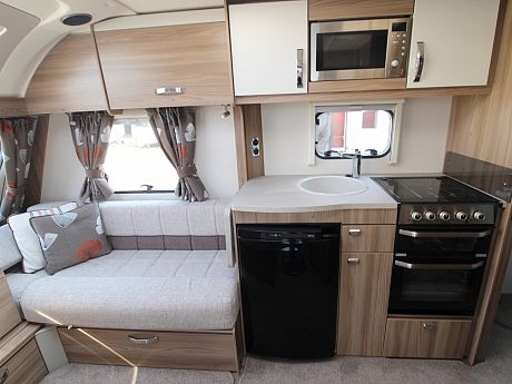 Swift Ace Diplomat 2016 image