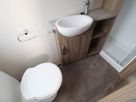 Swift Ace Diplomat 2016 image