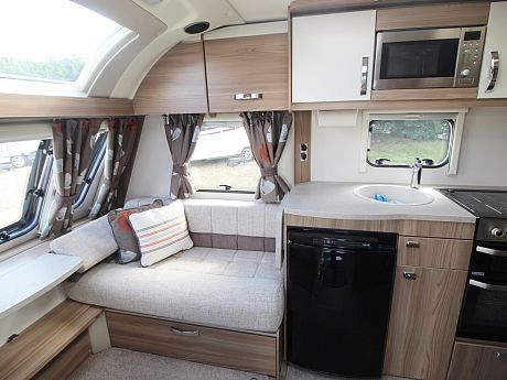 Swift Ace Envoy 2016 image