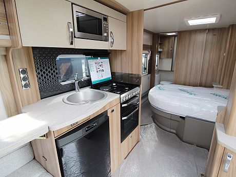 Swift Challenger X 880 2020 image