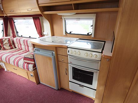 Swift Fairway 460 2004 image