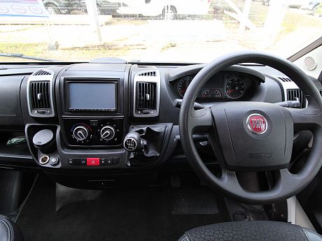 Auto-Trail V-Line 600 - 2014 image
