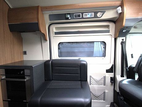 Auto-Trail V-Line 600 - 2014 image