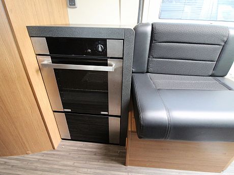 Auto-Trail V-Line 600 - 2014 image