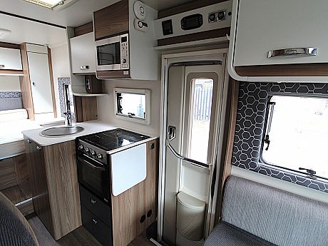 Swift Corniche 694 - 2018 image