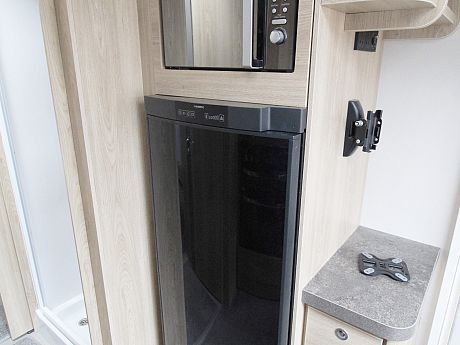 Elddis Crusader Zephyr 2019 image