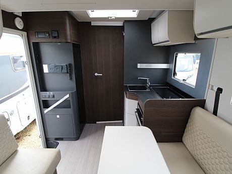 Adria Matrix Supreme 670 DC - 2022 image