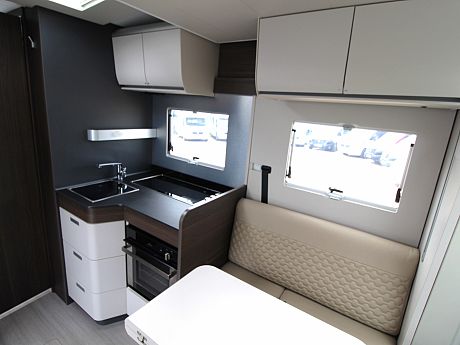 Adria Matrix Supreme 670 DC - 2022 image