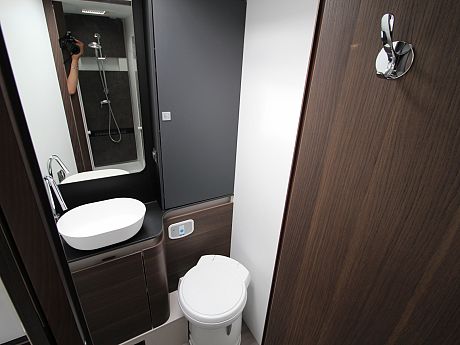 Adria Matrix Supreme 670 DC - 2022 image