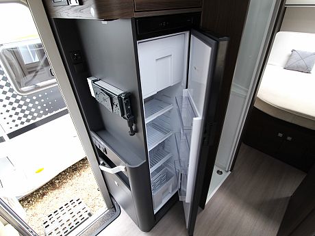 Adria Matrix Supreme 670 DC - 2022 image