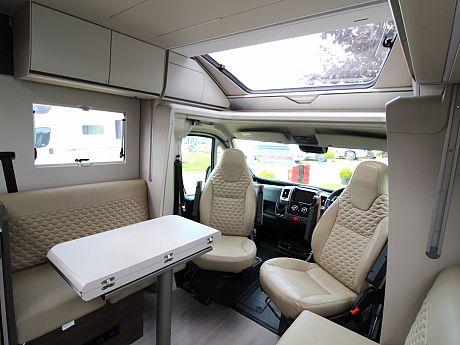 Adria Matrix Supreme 670 DC - 2022 image