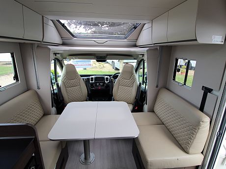 Adria Matrix Supreme 670 DC - 2022 image