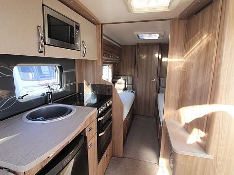 Swift Corniche 18/4 2017 image