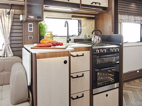Coachman VIP 575 - 2027 image