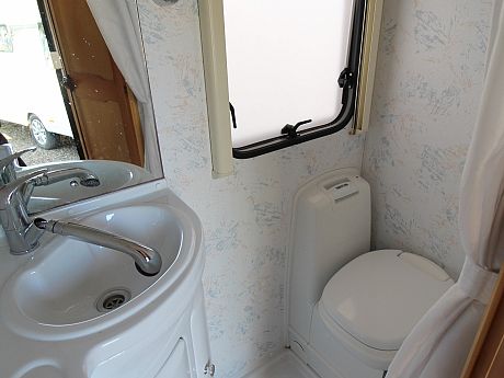 Elddis Autoquest 130 2006 image