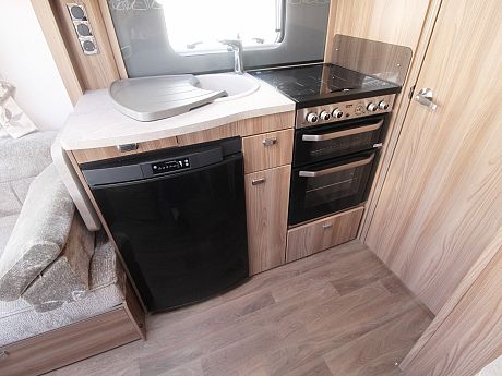 Swift Corniche 19/4 Air 2018 image