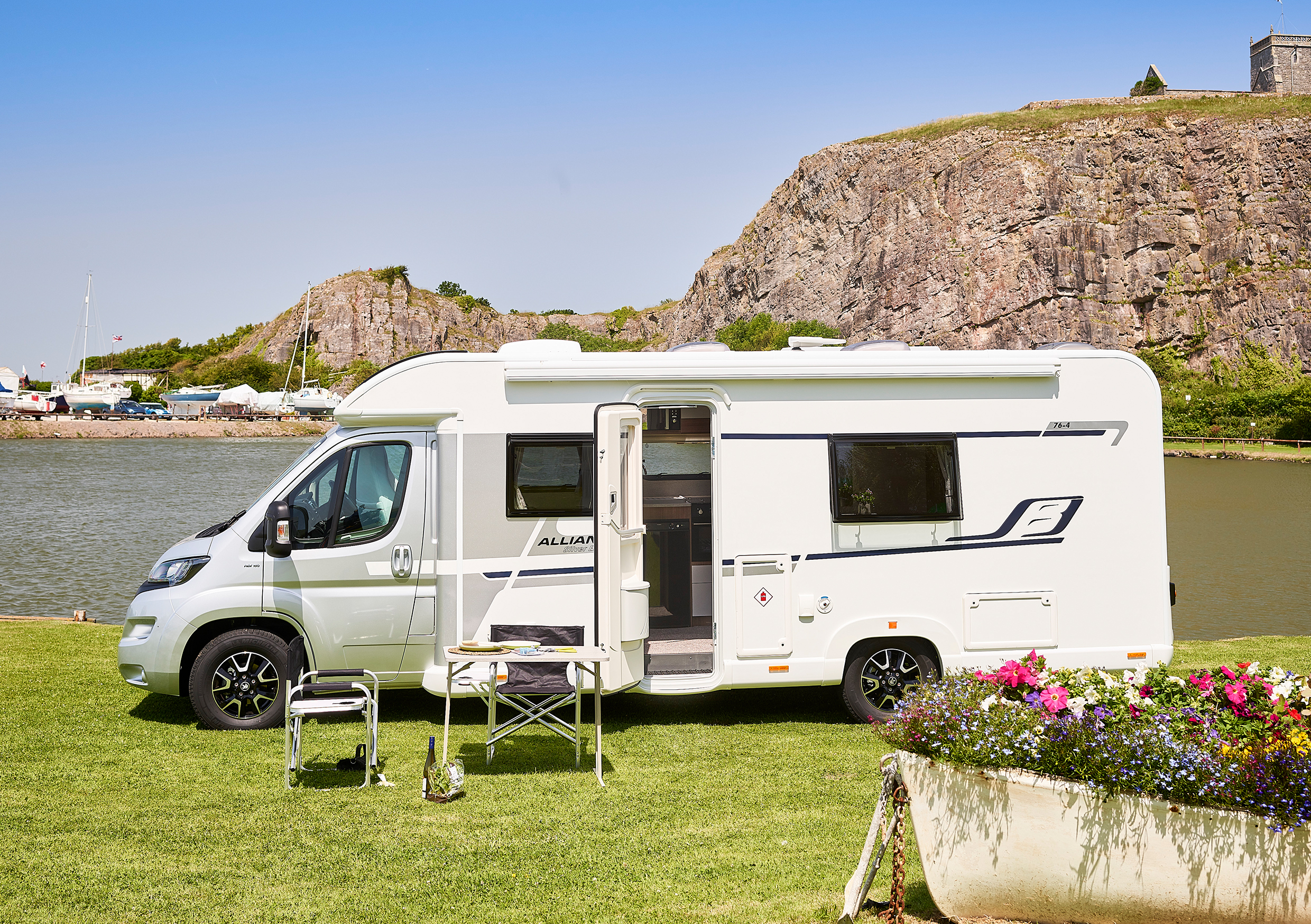 02-alliance-silver-edition-nearside-by-sea_1-3.jpg