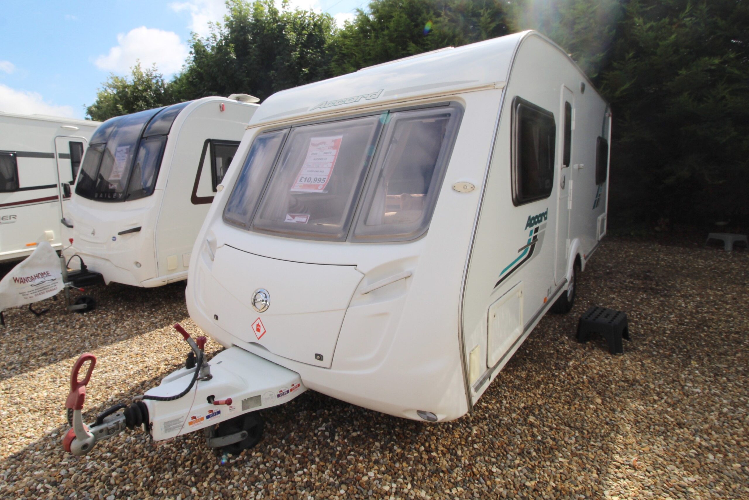 2009-swift-accord-55-caravan-2.jpg