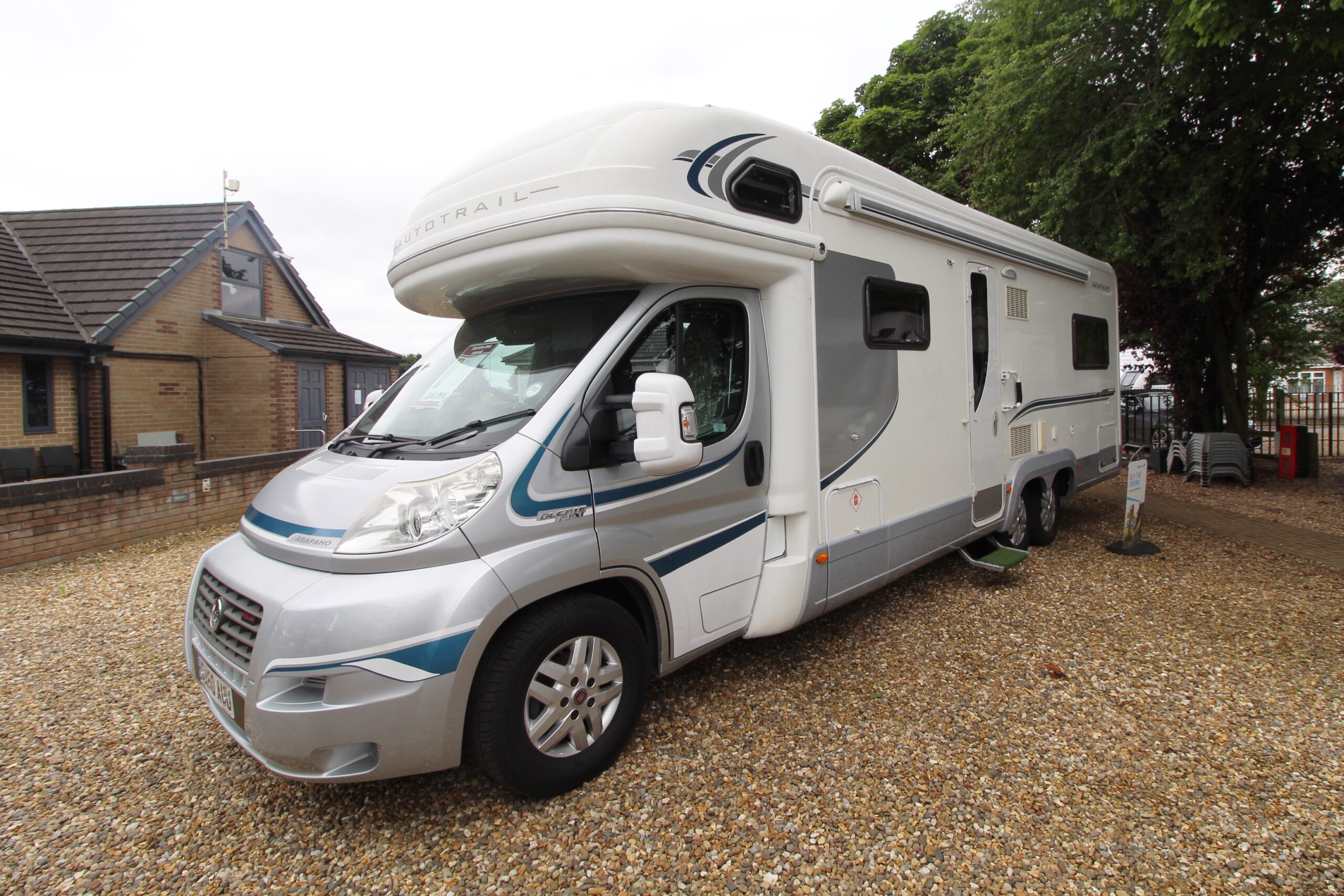 2010-auto-trail-arapaho-motorhome-12.jpg