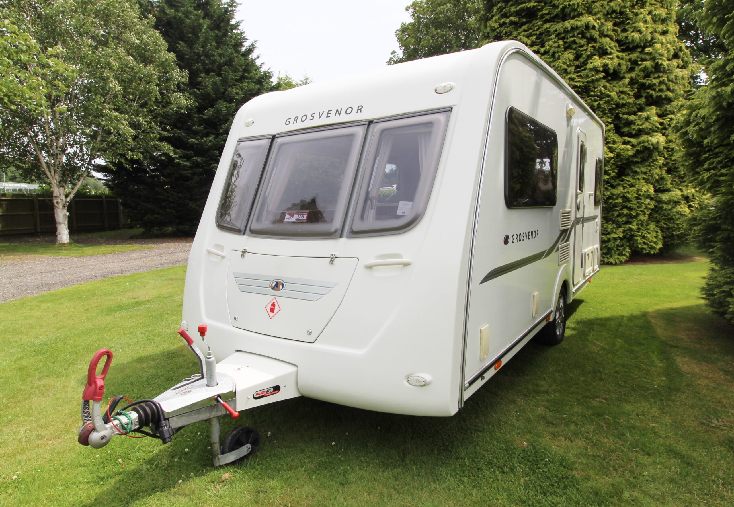 2011-autosleeper-grosvenor-caravan-used-pre-owned-wandahome-exteriorjpg.jpg
