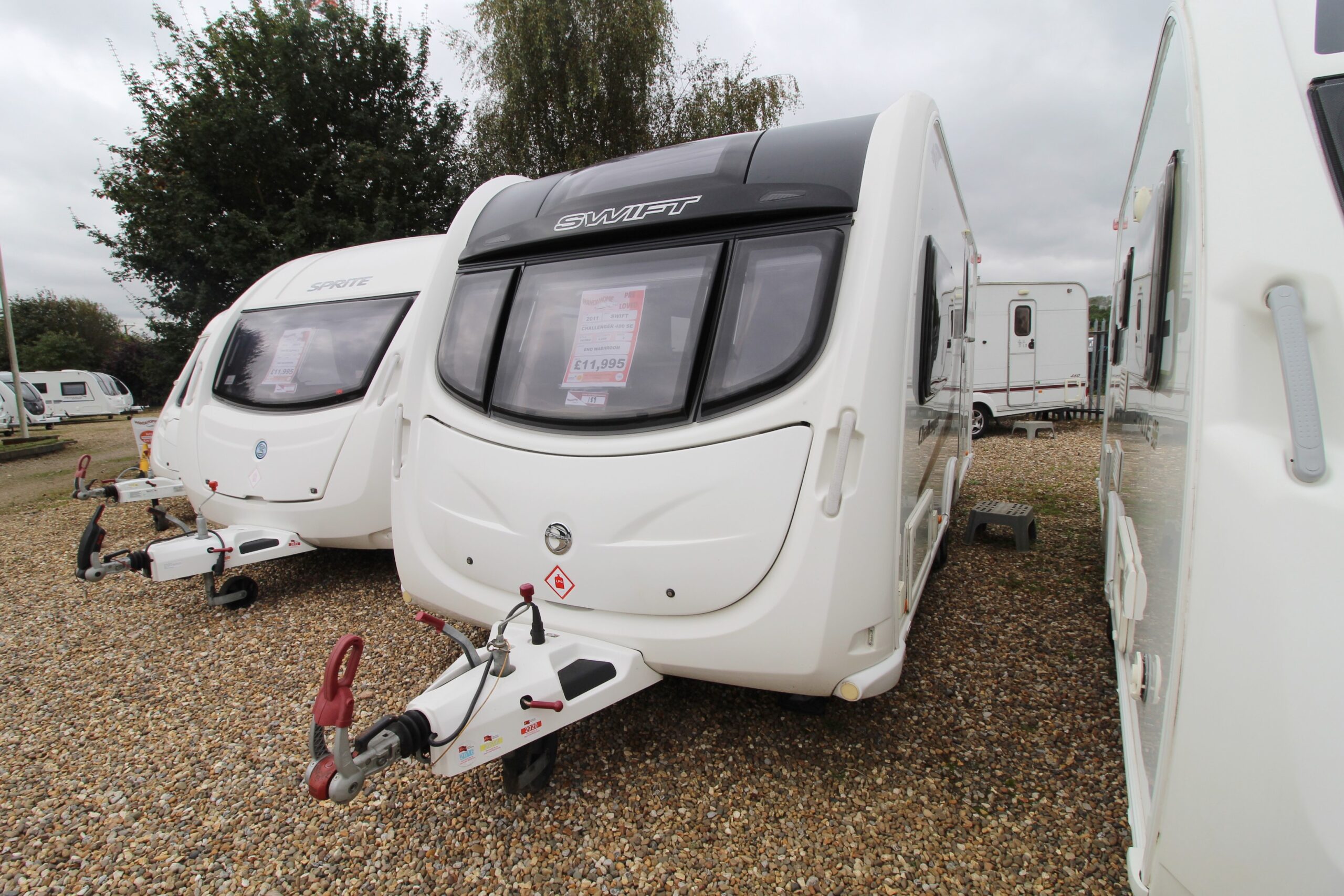 2011-swift-challenger-480-caravan-1.jpg