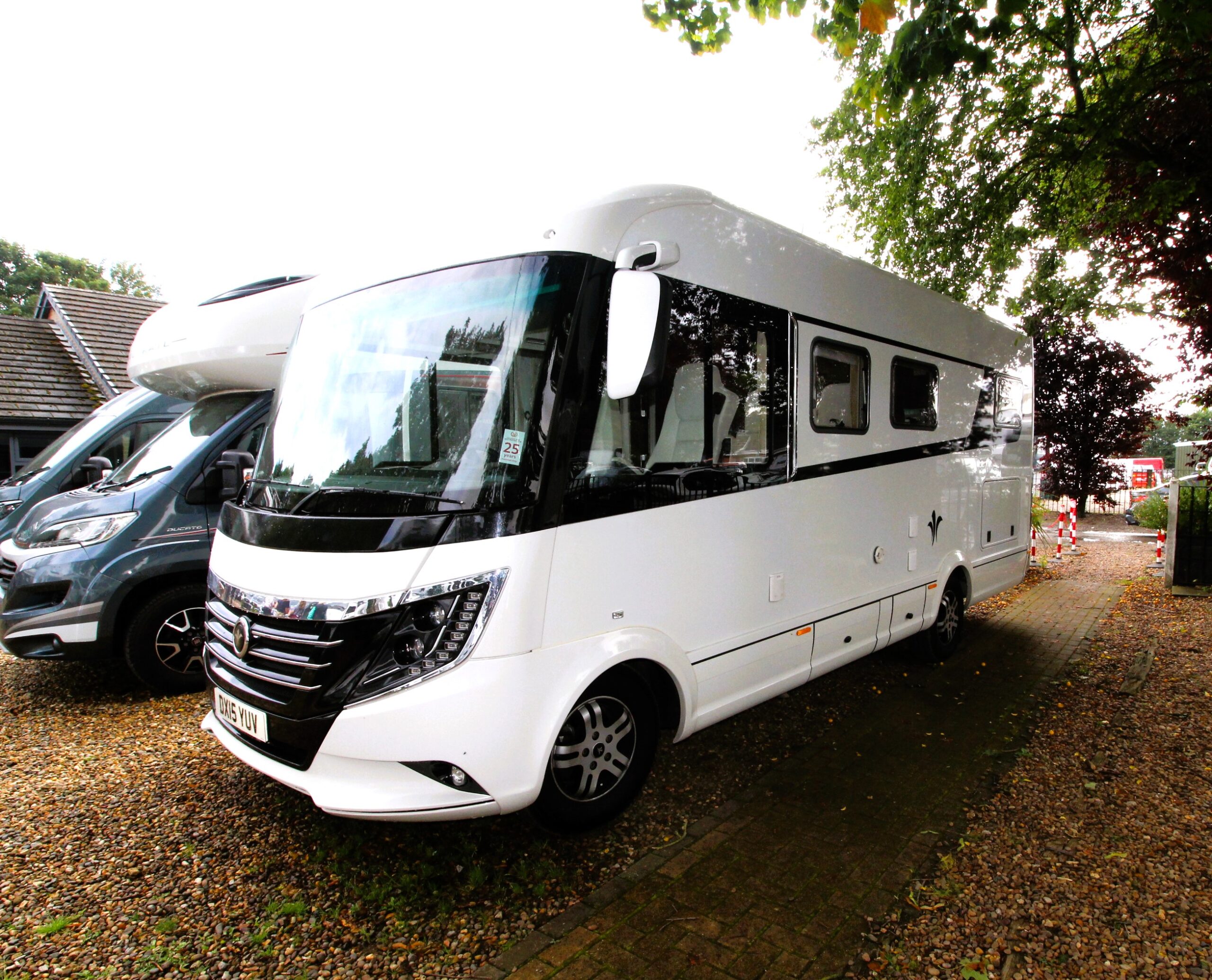 2015-niessman-bischoff-arto-66-motorhome-9.jpg