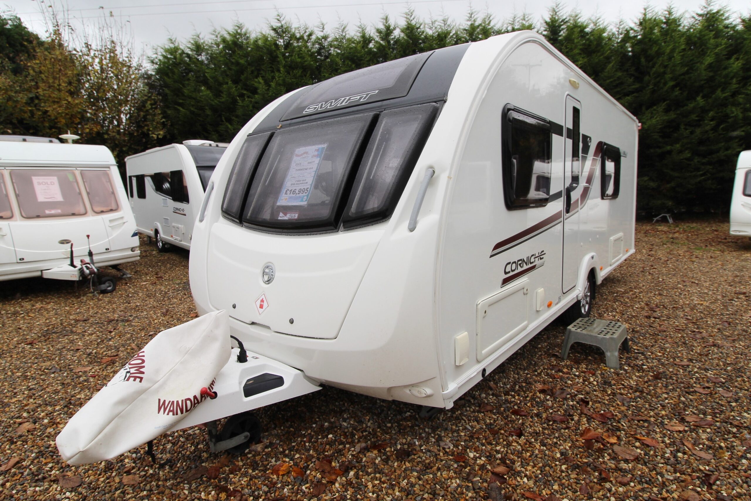 2015-swift-corniche-19-4-caravan-wandahome-1.jpg