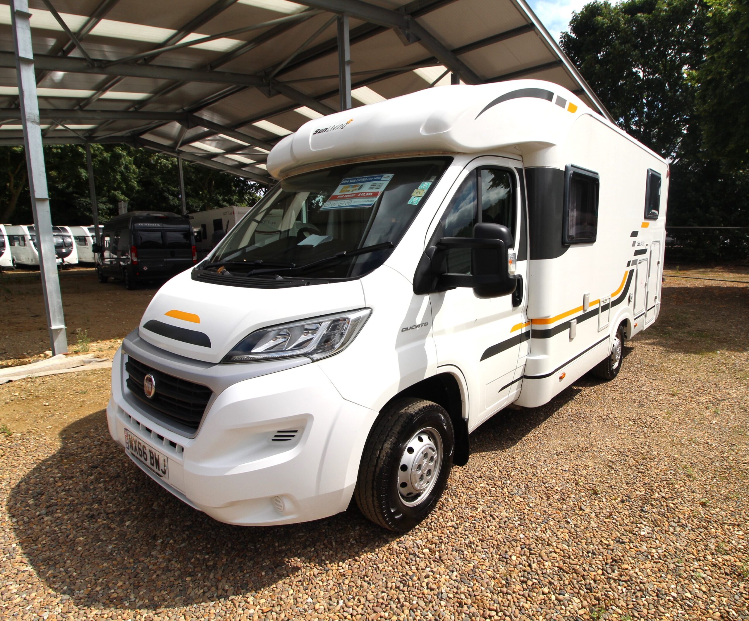 2016-sun-living-s42sl-key-88-51365-9.jpg