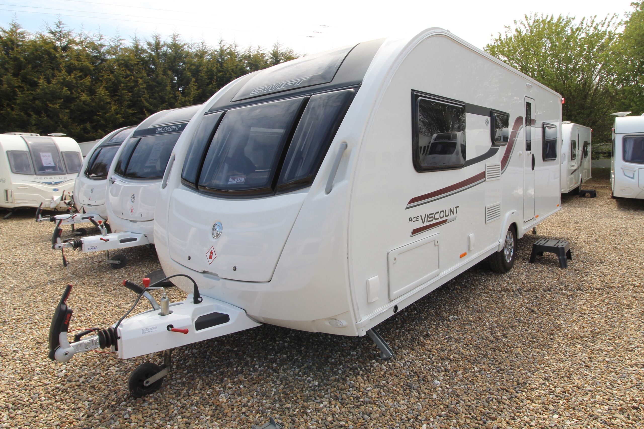2016-swift-ace-viscount-caravan-wandahome-1.jpg