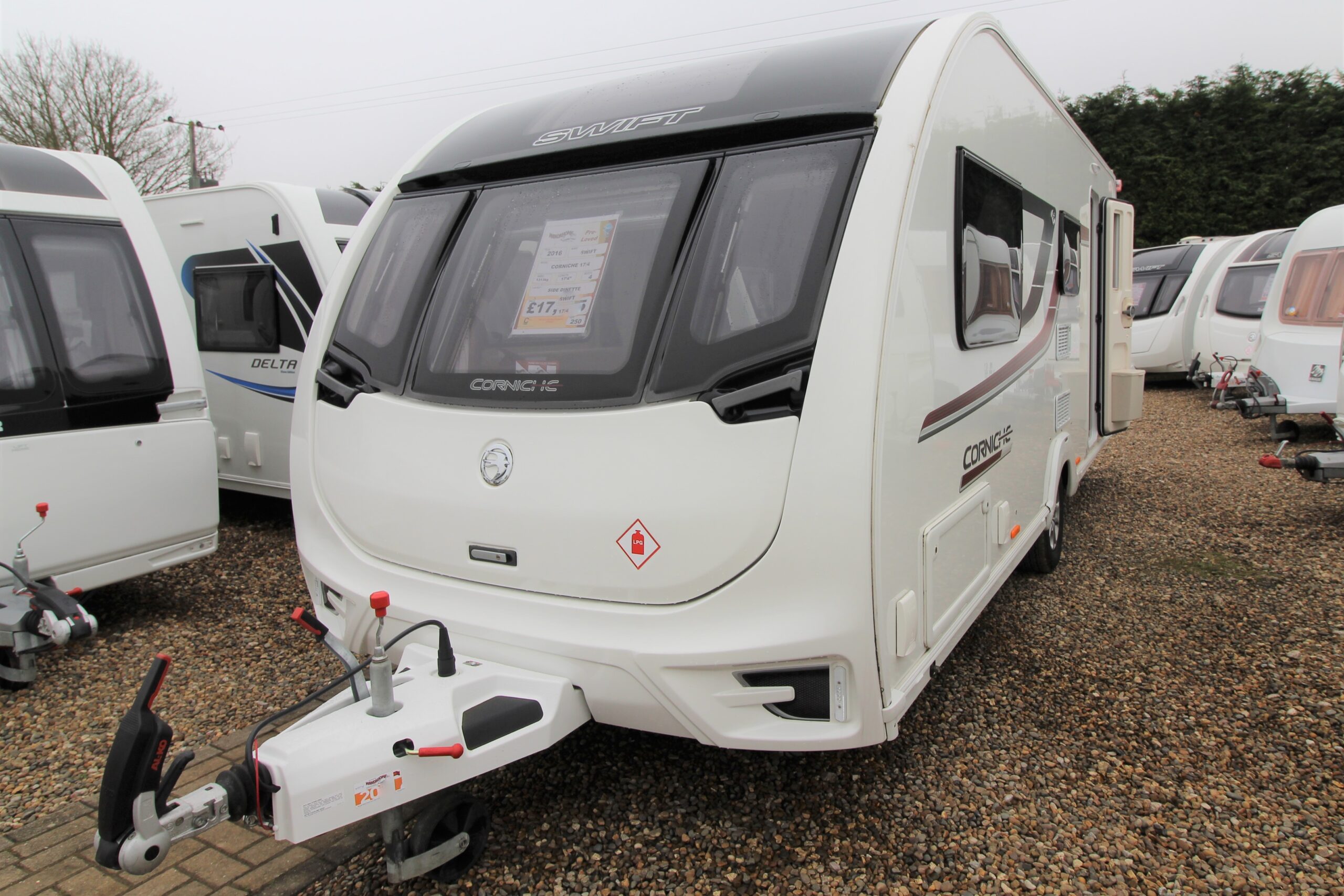 2016-swift-corniche-17-4-used-caravan-four-berth-side-dinette-wandahome-pre-owned-swift-challenger.jpg