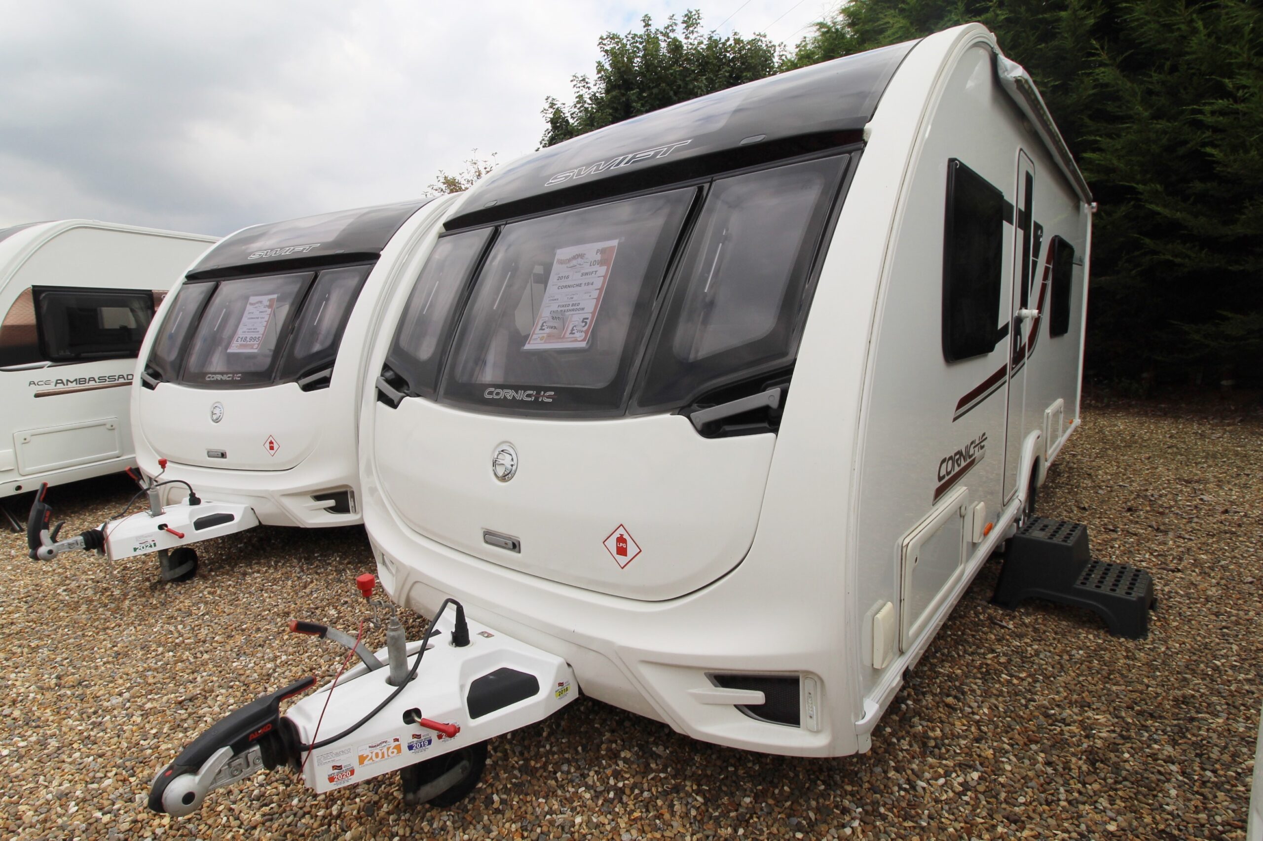 2016-swift-corniche-19-4-caravan-2_1.jpg
