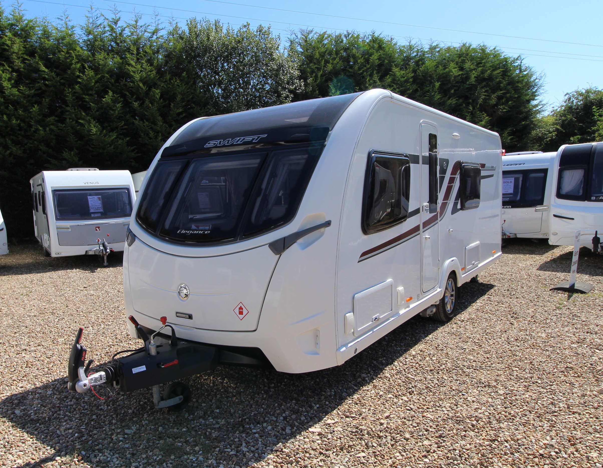2016-swift-elegance-570-6.jpg