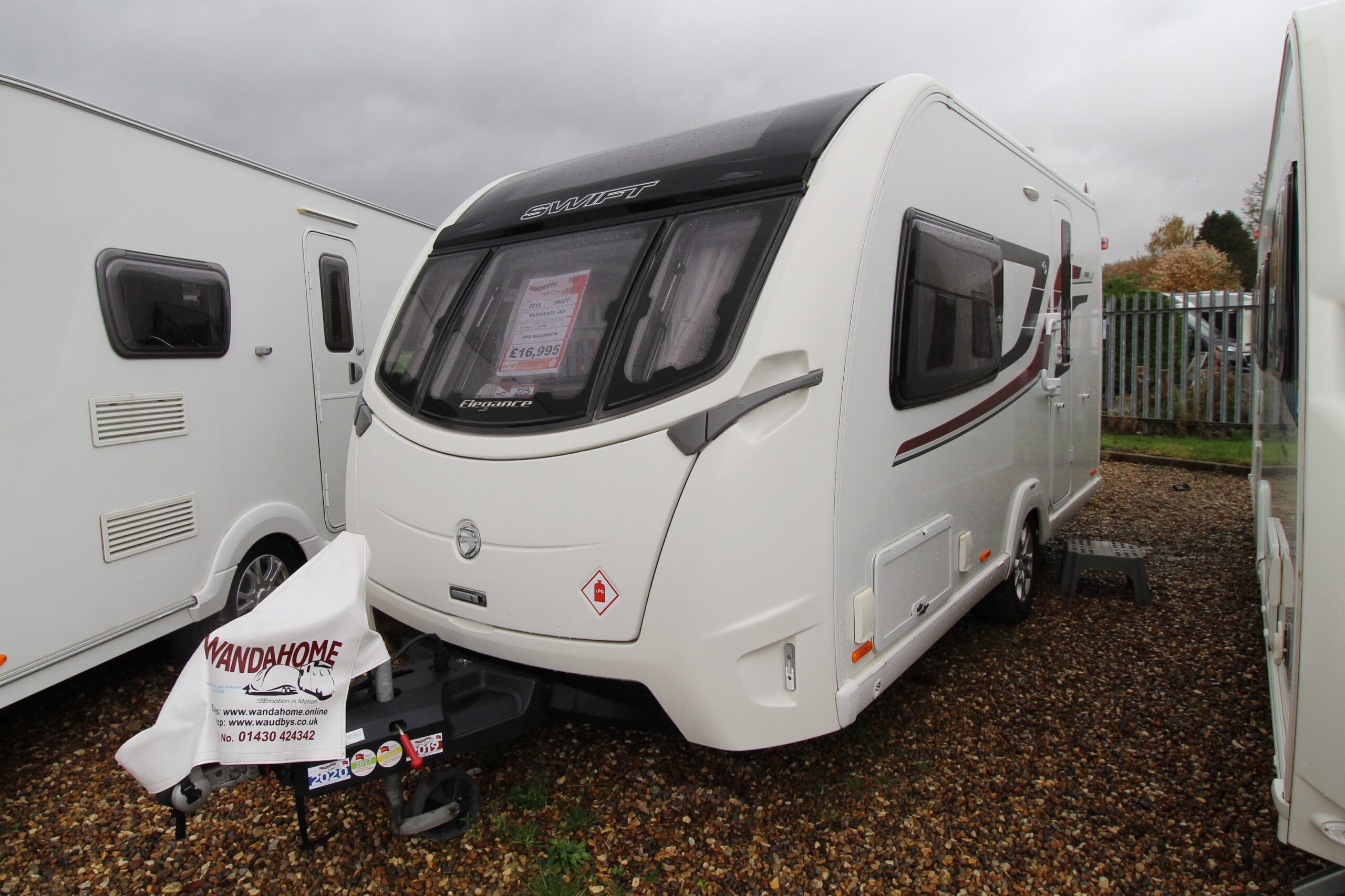 2016-used-swift-elegance-480-caravan-wandahome-1.jpg