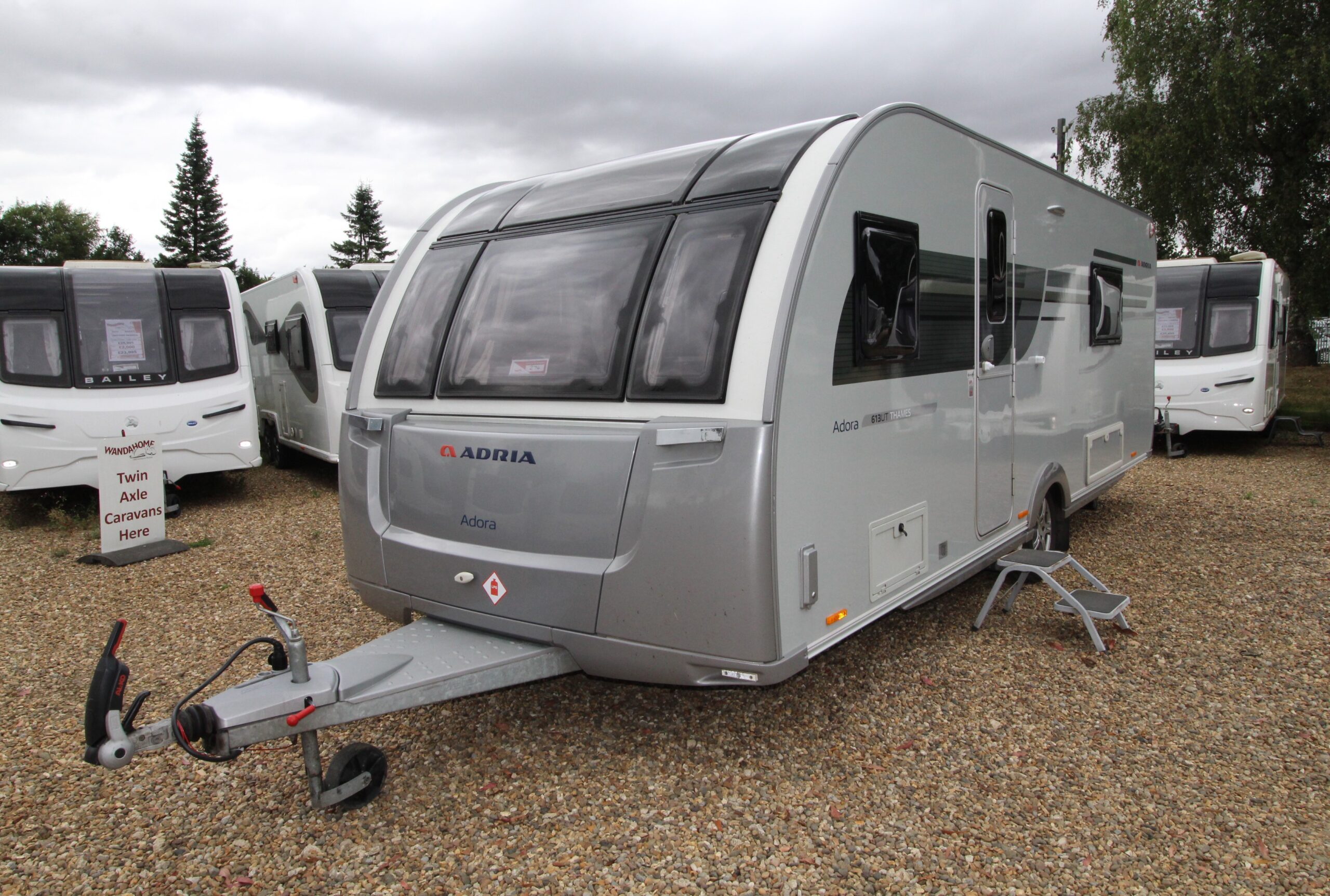 2017-adria-adora-614-ut-thames-used-7.jpg