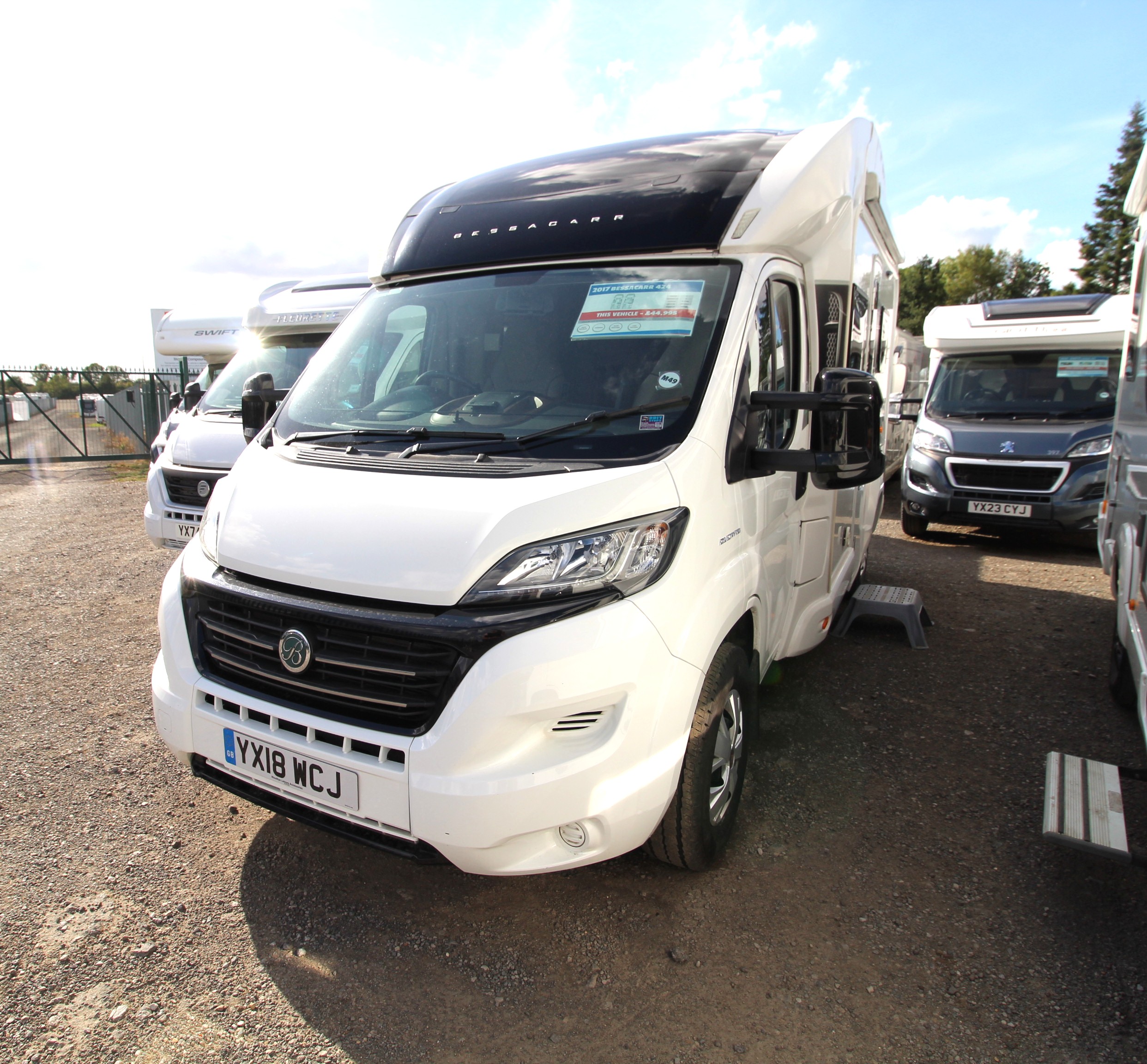 2017-bessacarr-424-stock-66189-7.jpg