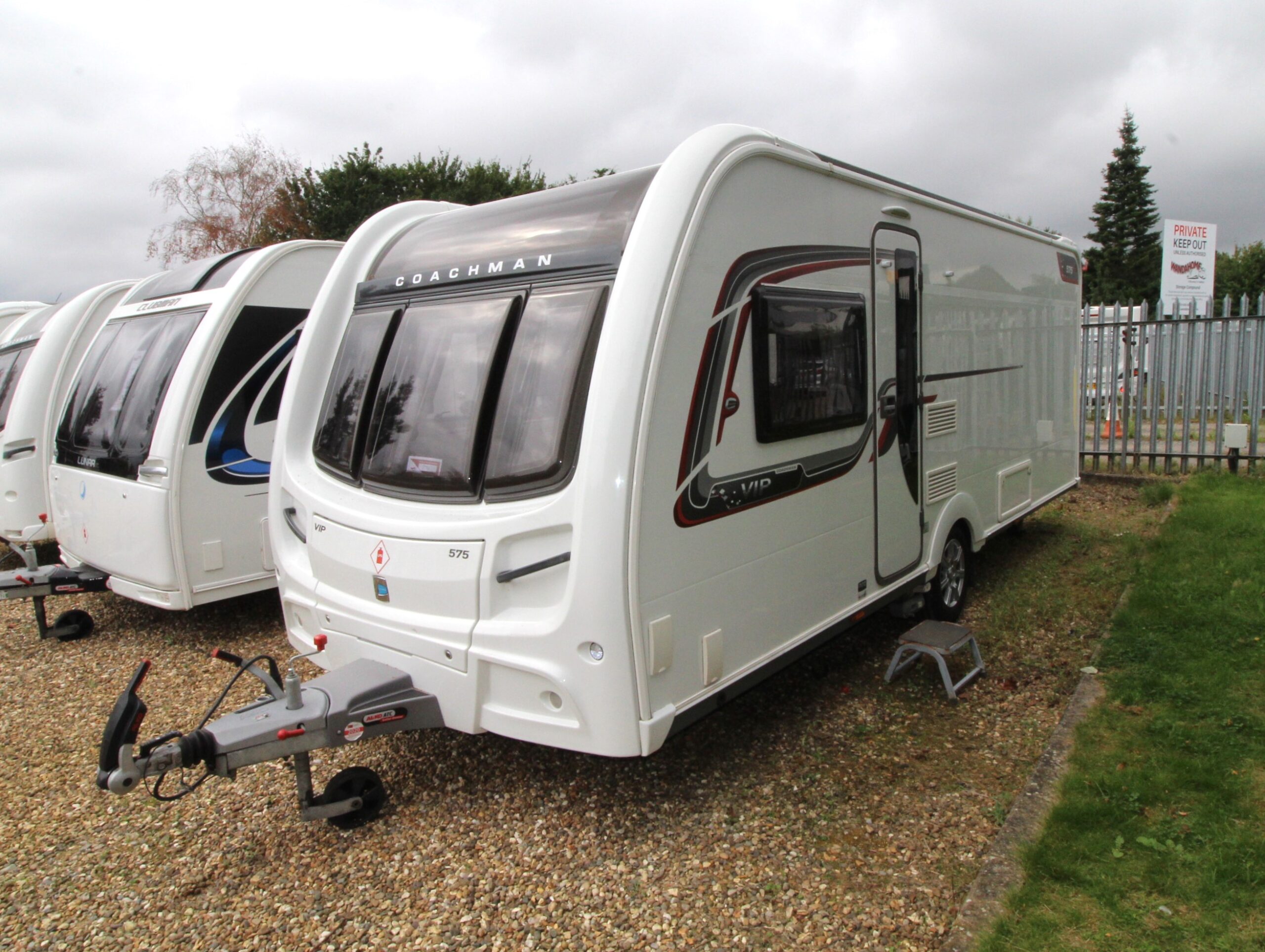 2017-coachman-vip-575-key-276-1.jpg
