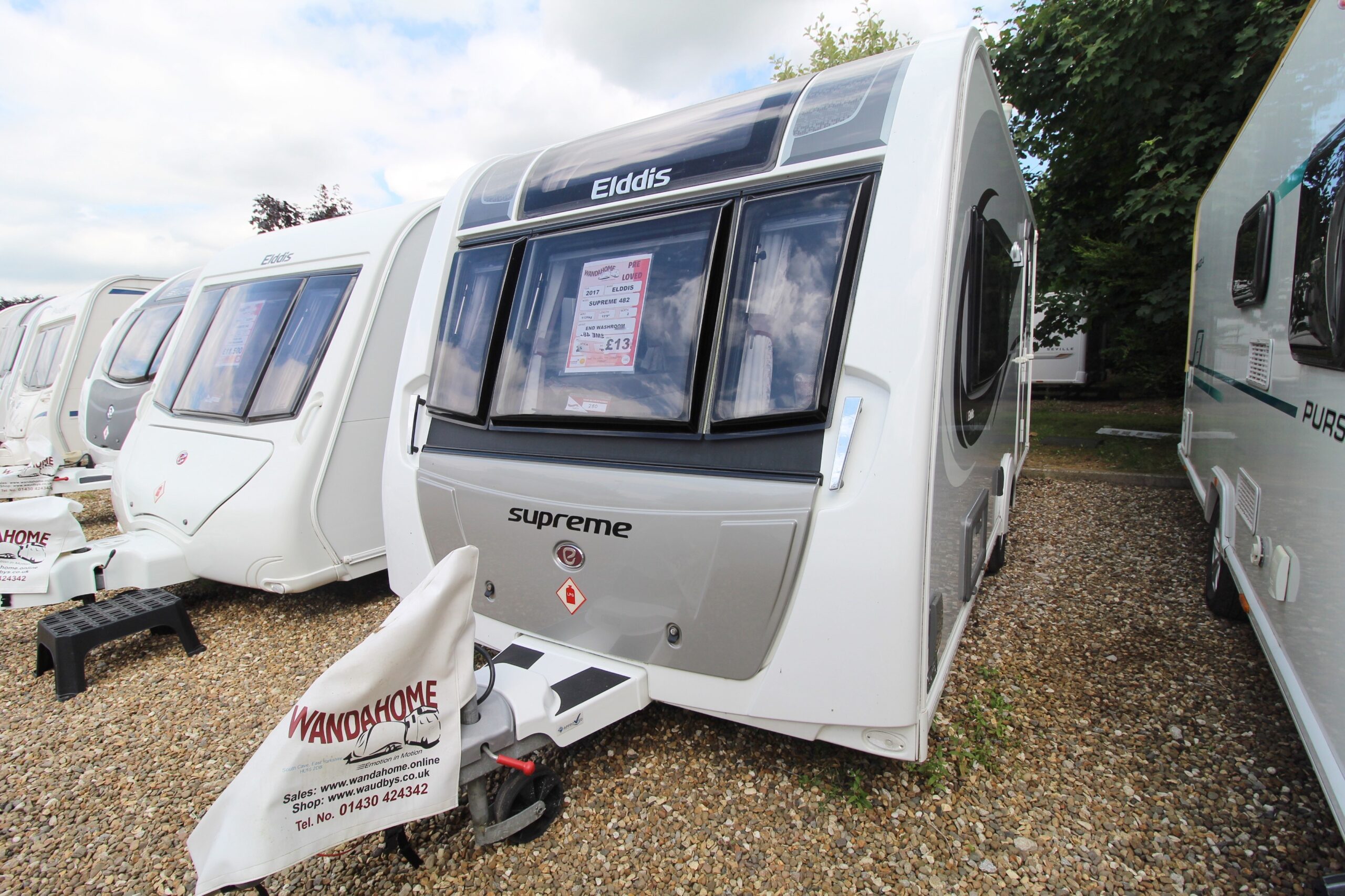 2017-elddis-supreme-482-caravan-17.jpg