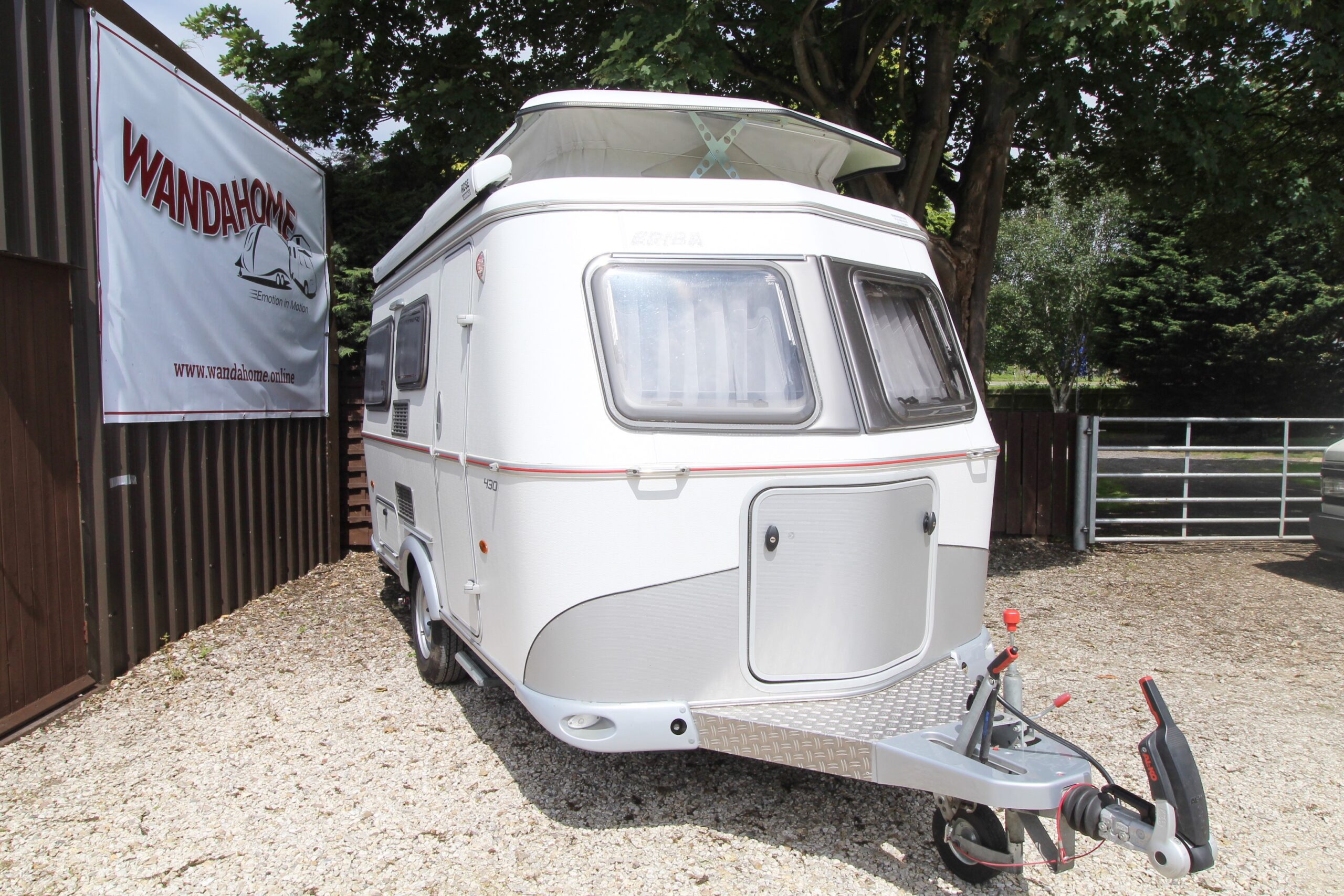 2017-eriba-triton-430-pre-owned-caravan-external.jpg