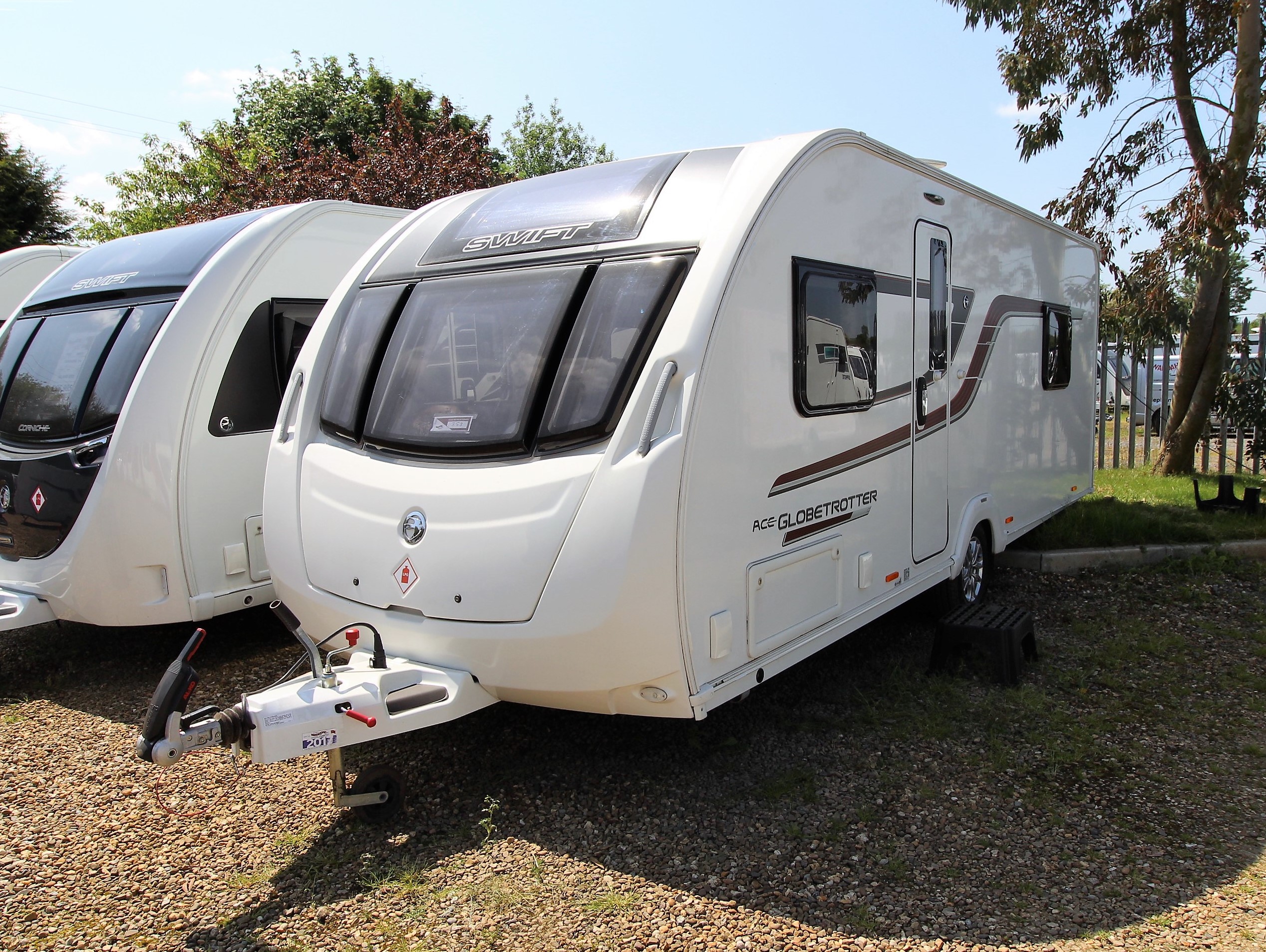 2017-swift-ace-globetrotter-used-8.jpg