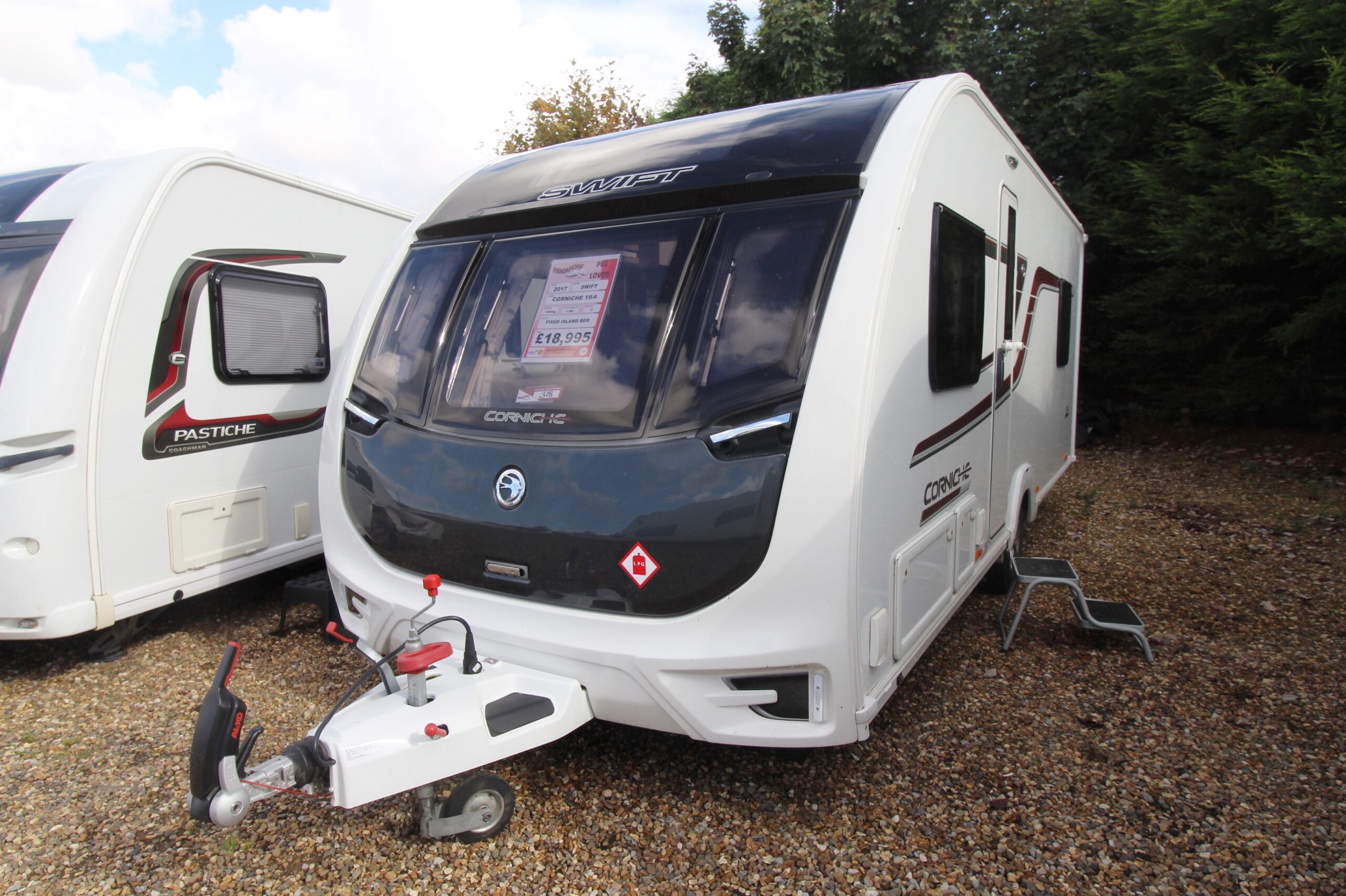 2017-used-swift-corniche-19-4-caravan-wandahome-1.jpg